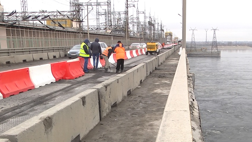 Мостовой комплекс Волжской ГЭС отремонтируют в три этапа. Первый уже стартовал